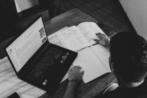 バイブコーディング時代に学ぶ「プログラミング」の価値とは？