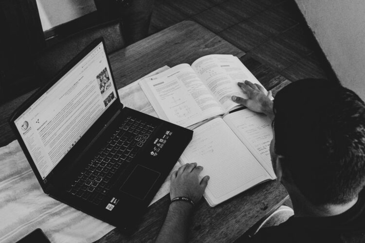 バイブコーディング時代に学ぶ「プログラミング」の価値とは？