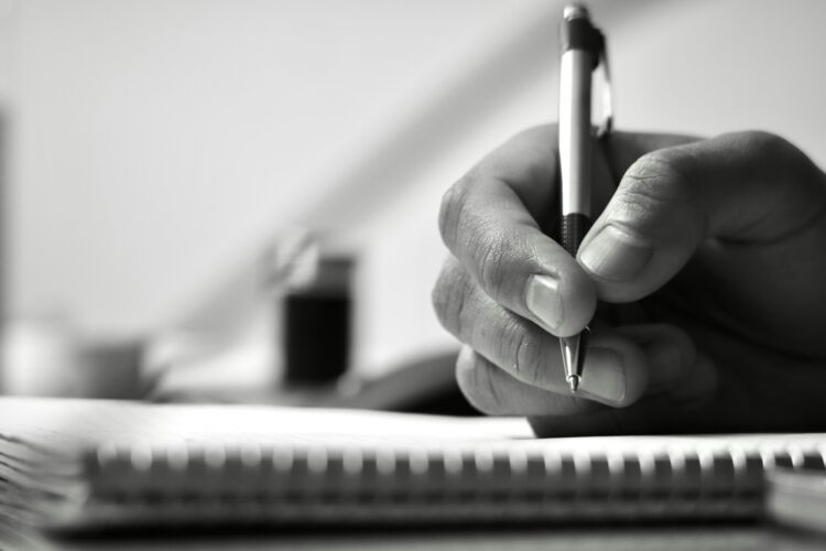 特技なし。履歴書に書けるものがないアラサーが最初にやるべきこと
