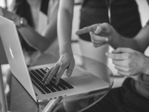 AIがWebサイトを作る時代に、なぜフロントエンドを学ぶのか？